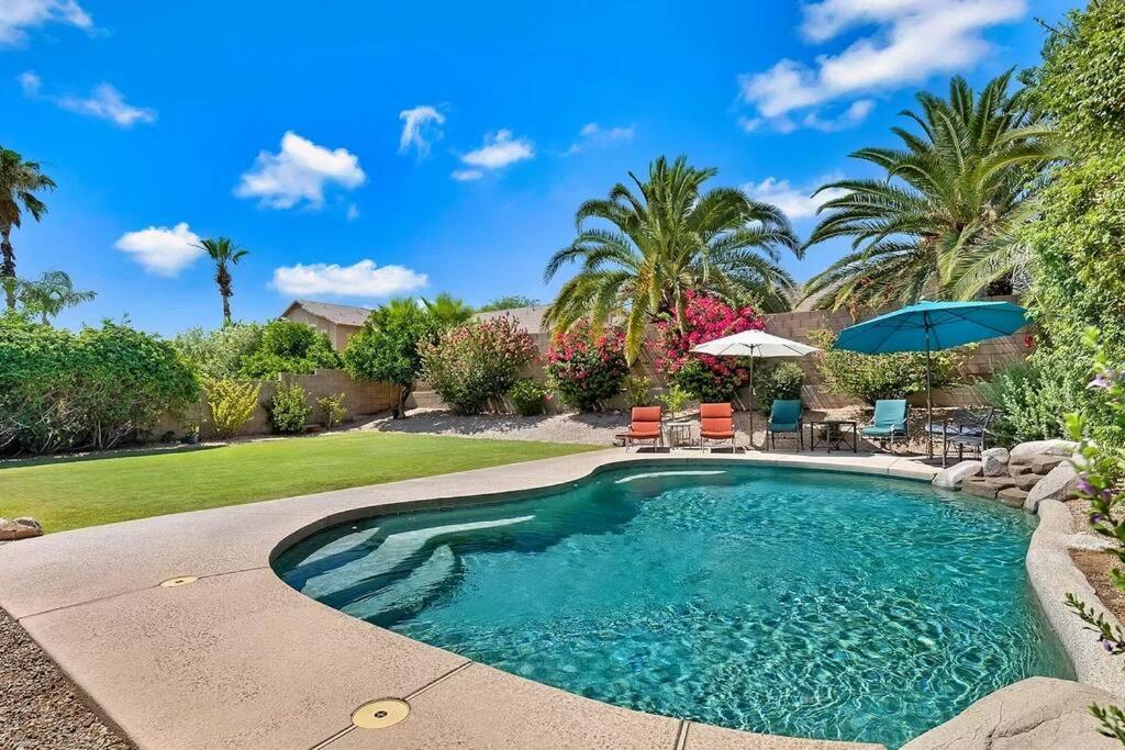 Amazing backyard, private pool, pool table, 5 beds, Scottsdale (updated