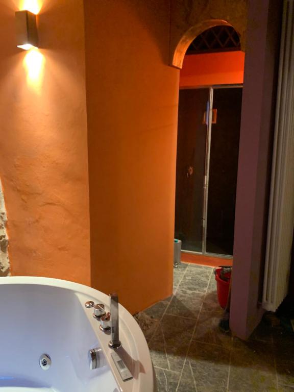 Kúpeľňa v ubytovaní WUNDERGARTEN Rural Spa House