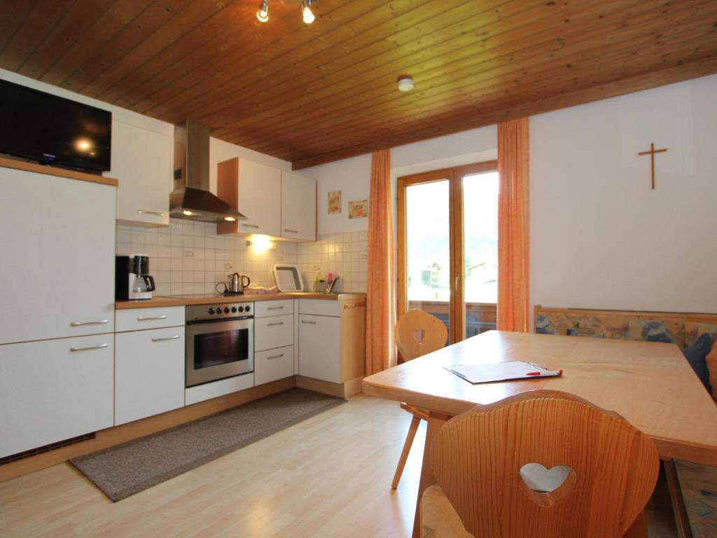 A kitchen or kitchenette at Fankhauser