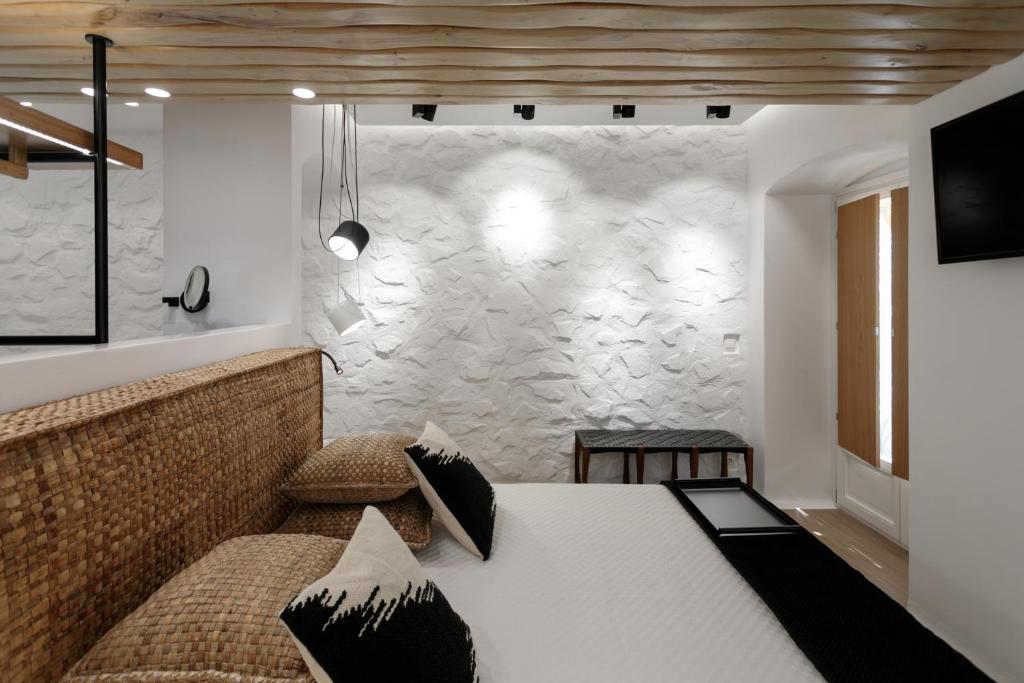 TV a/nebo společenská místnost v ubytování Alkyoni Beach Hotel