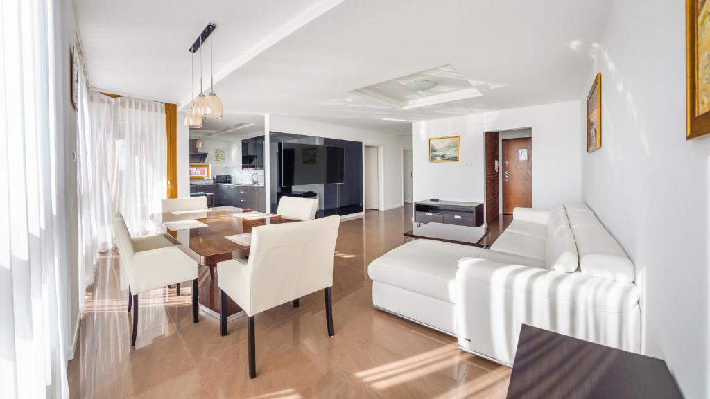 Apartamenty Sun & Snow Aura - Two-Bedroom Apartment