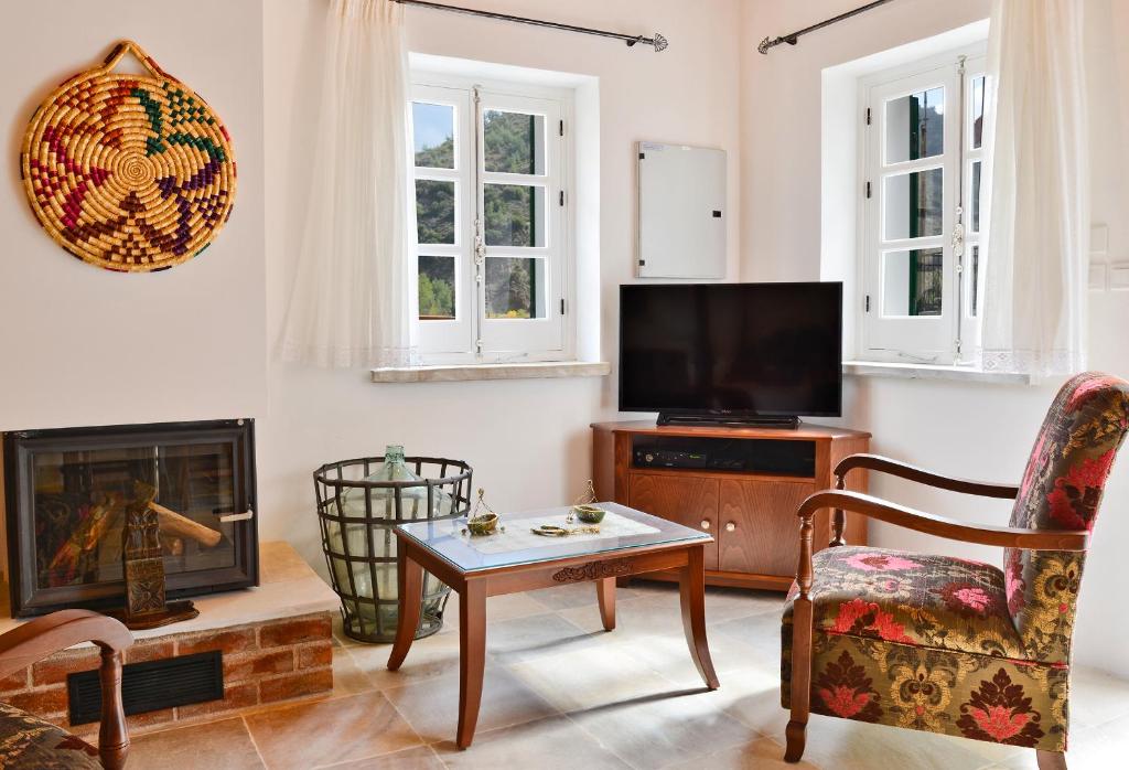 Vasilikis House - Two-Bedroom Suite
