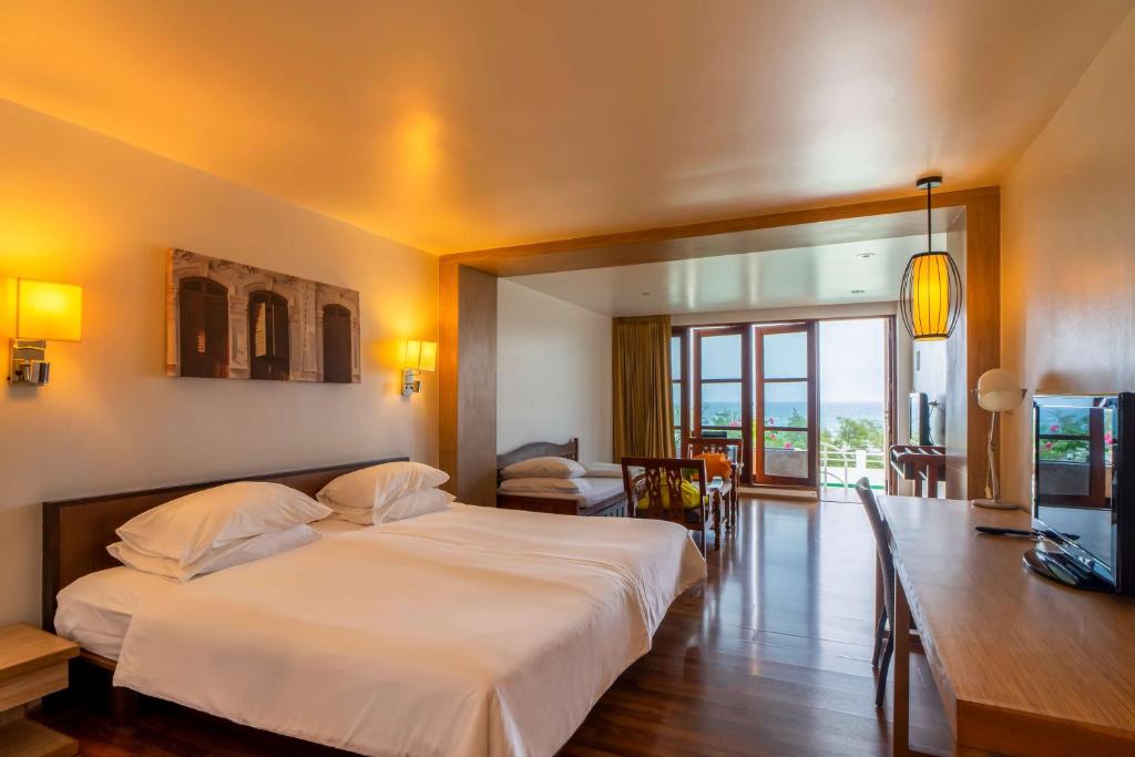 Best Western Phuket Ocean Resort - 8