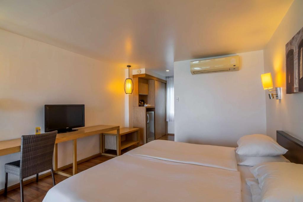 Best Western Phuket Ocean Resort - 10