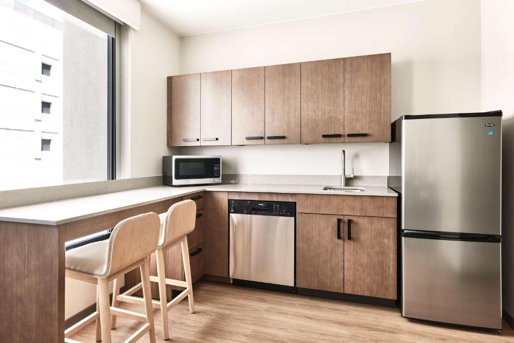Kuchyň nebo kuchyňský kout v ubytování Hyatt Place Phoenix/Downtown