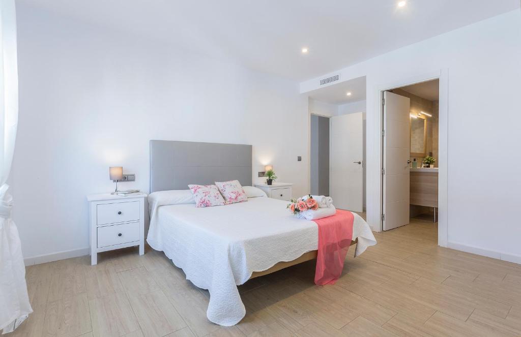 Łóżko lub łóżka w pokoju w obiekcie Luxe Vista Histórico 5 rooms 4 baños