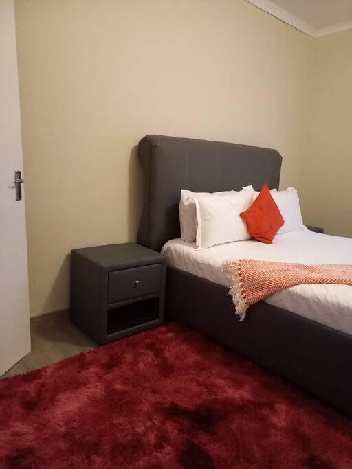 Comfy hidden home in Mthatha - Three-Bedroom House