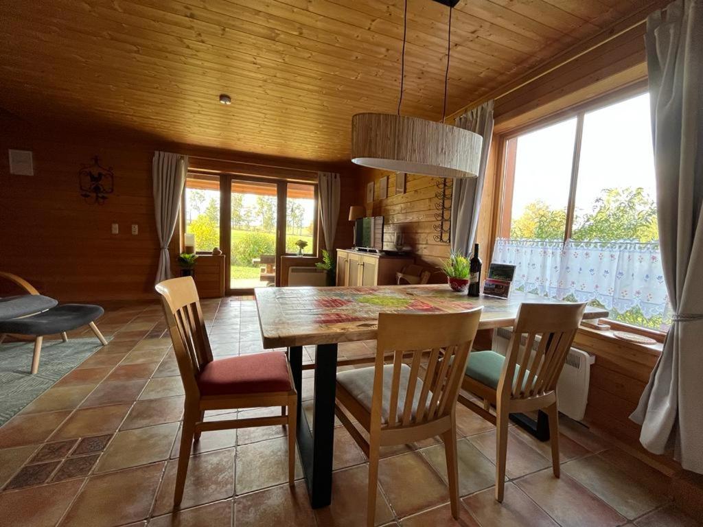 Posezení v ubytování JS Feriendomizile Haus Sonnenschein Bettwäsche Handtücher inkl