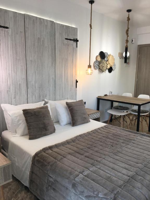 Część wypoczynkowa w obiekcie ANASTASIA LUXURY SUITES 2