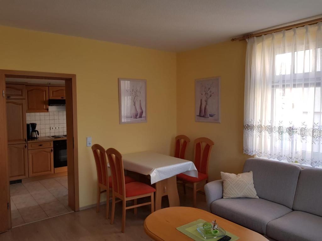 Kuchyň nebo kuchyňský kout v ubytování Ferienwohnung Karlguth