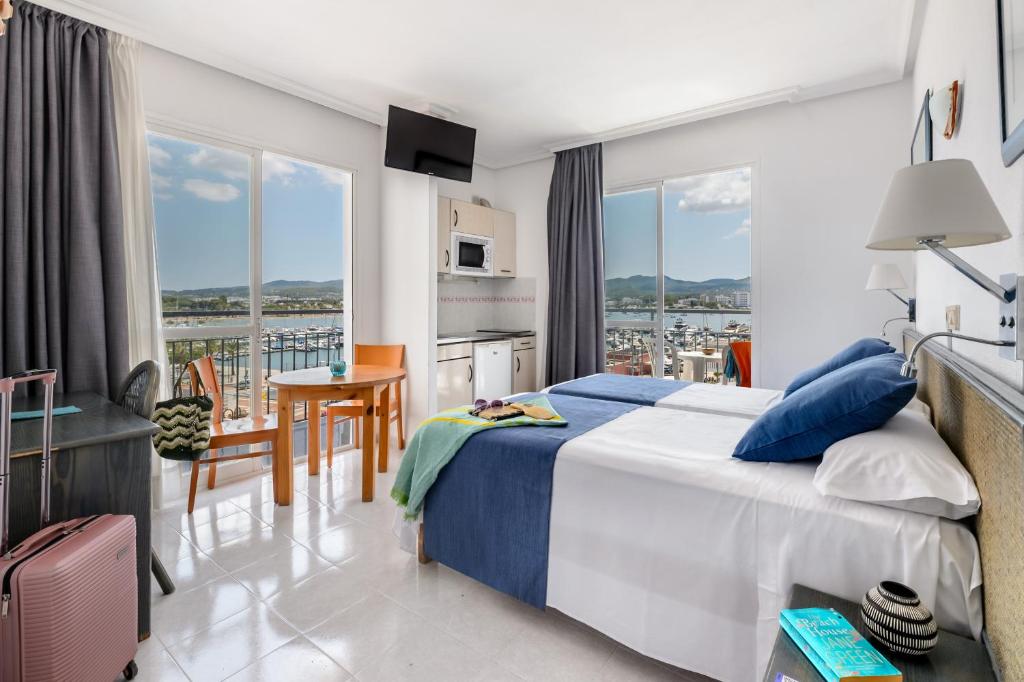 Aparthotel Vibra del Mar - Adults only, San Antonio – Updated ...