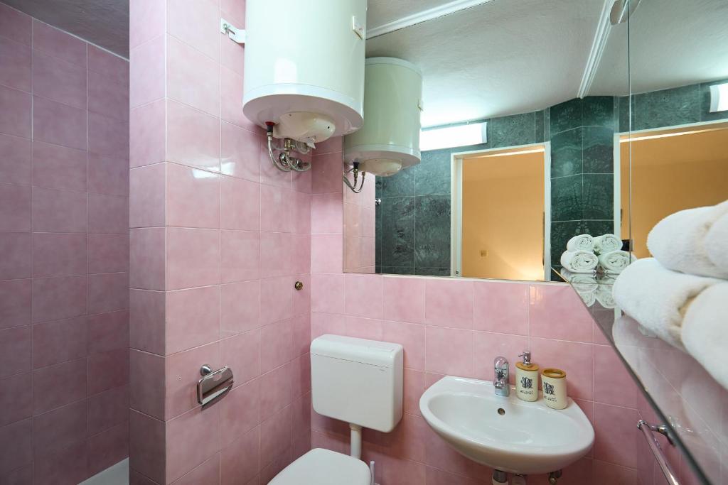 Kúpeľňa v ubytovaní Hedera Estate, Hedera Studio 6