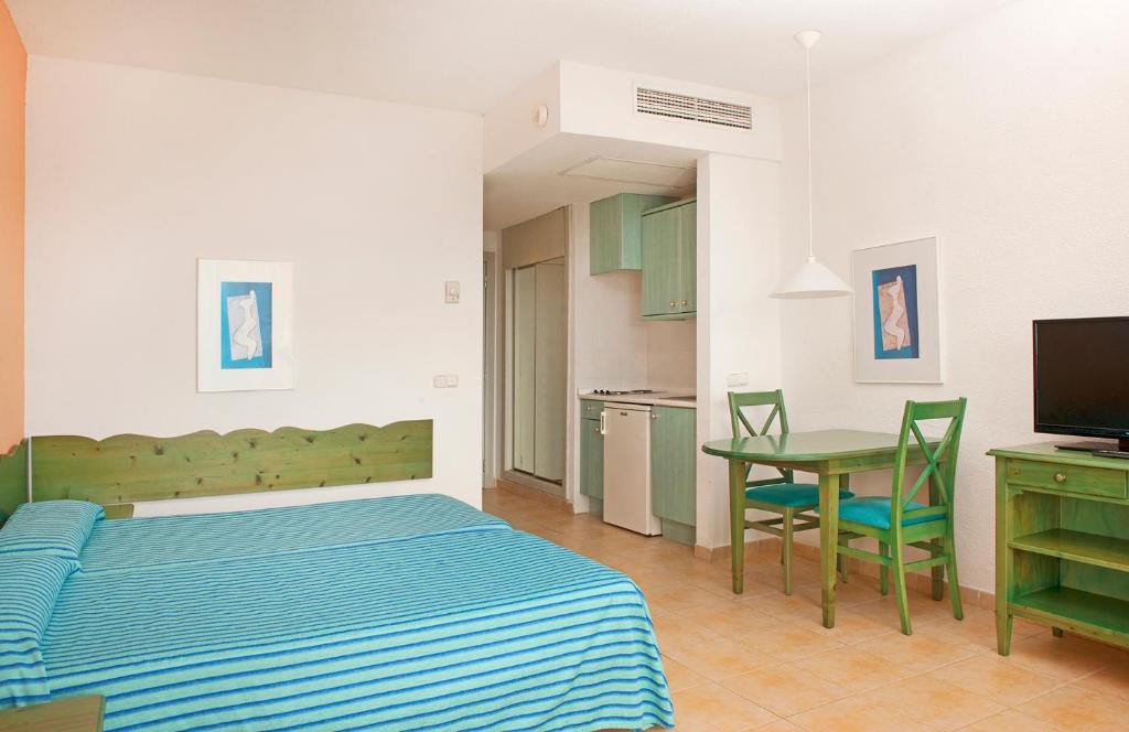 Hotel Iberostar Ciudad Blanca, Port dAlcudia, Spain ...