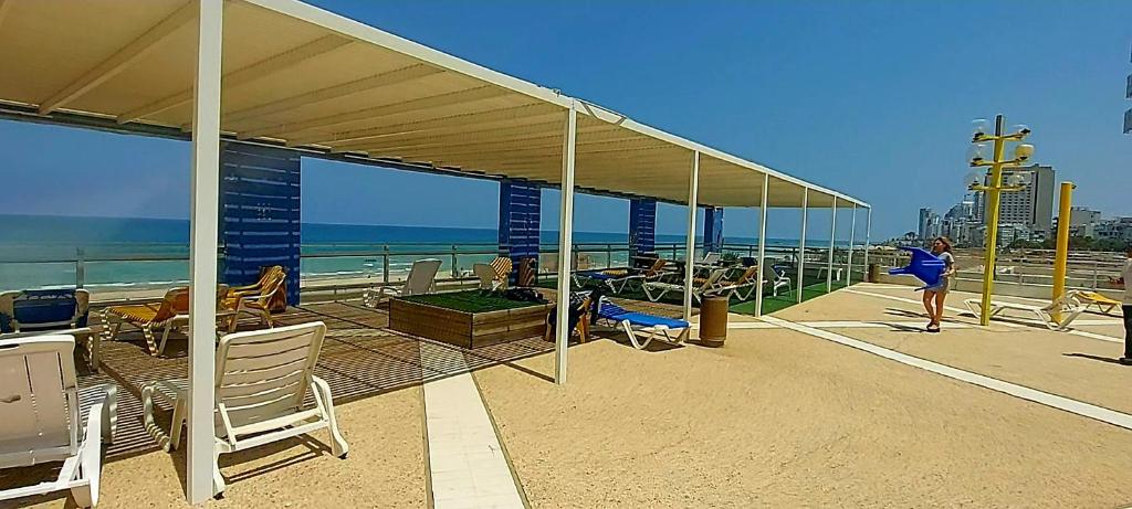 Nespecifikovaný výhled na moře nebo výhled na moře při pohledu z aparthotelu