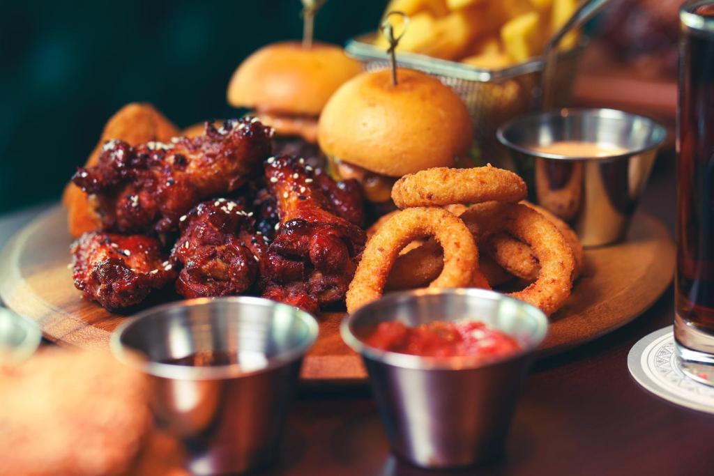 Holiday Inn Express Dubai Internet City by IHG - Resim 27