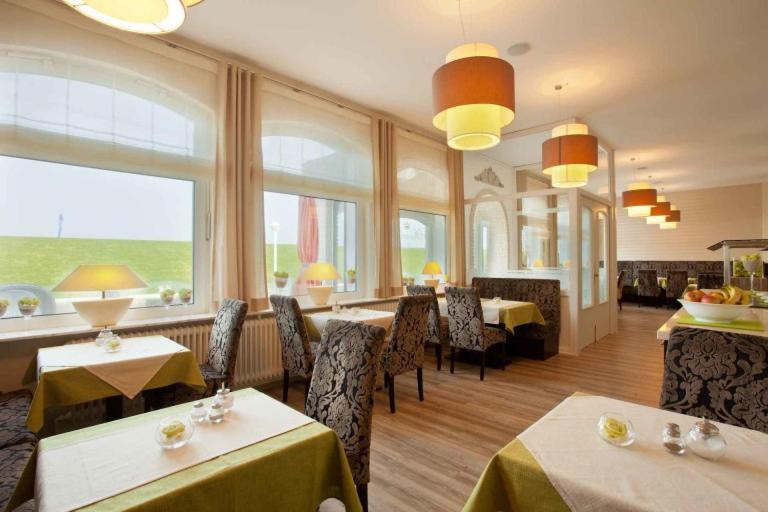 Restaurace v ubytování Strandvilla an der Kaiserwiese