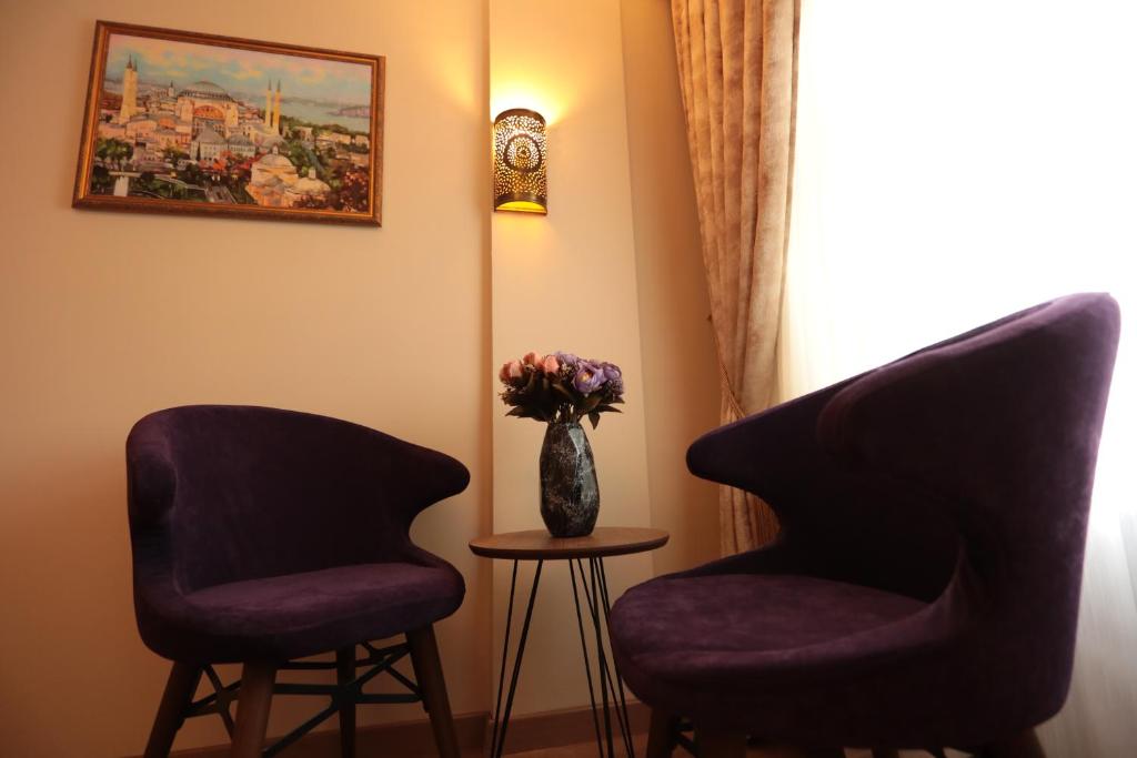 A seating area at Gülec Konak Hotel
