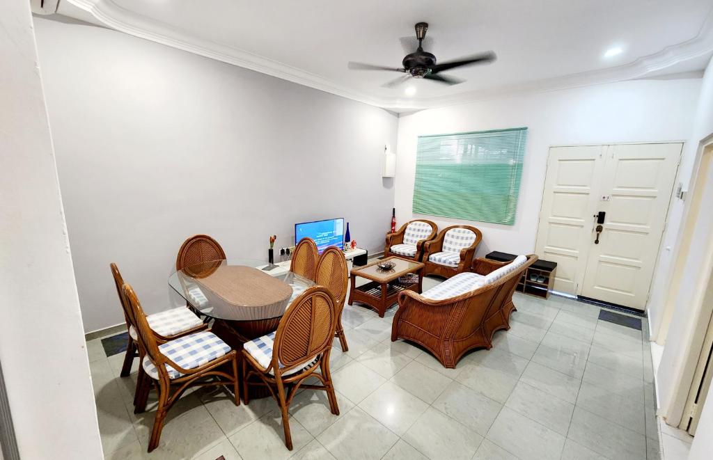 BK House Melaka - Huis Met Drie Slaapkamers