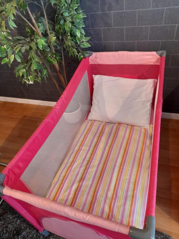 Postel nebo postele na pokoji v ubytování Calla apartment Zagreb - NOVI APARTMAN, GARAŽA, VIDEO NADZOR