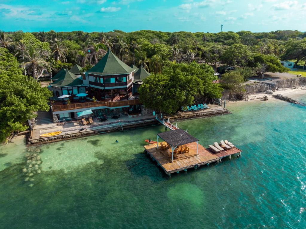 Mejores Hoteles en Isla Grande | Islas del Rosario 399173420