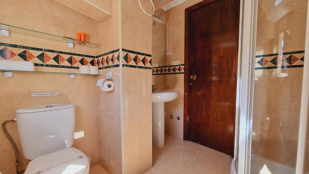 Kúpeľňa v ubytovaní Imeda Ático Penibético tres dormitorios