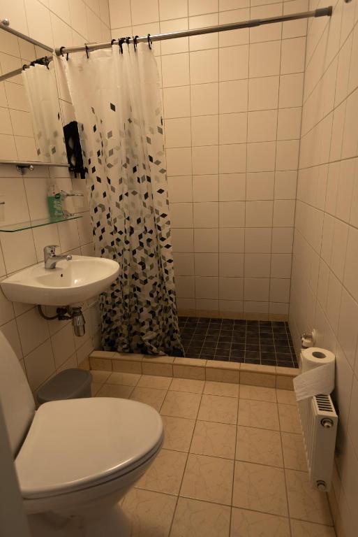 Koupelna v ubytování Aiakeskuse hostel