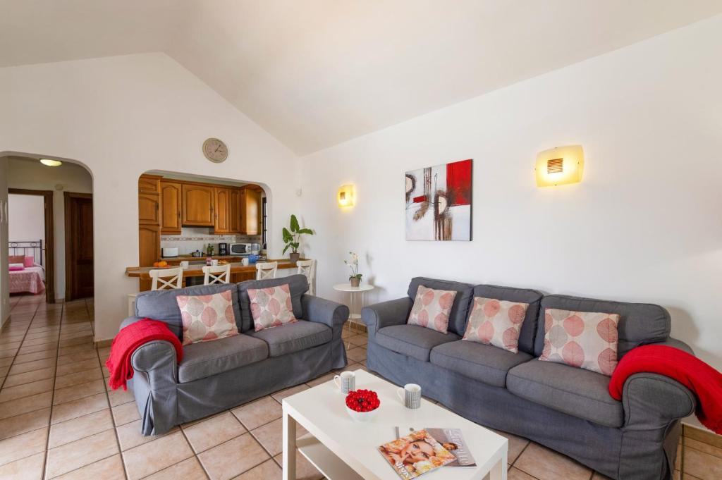 Posedenie v ubytovaní Villa Luisa by Villa Plus