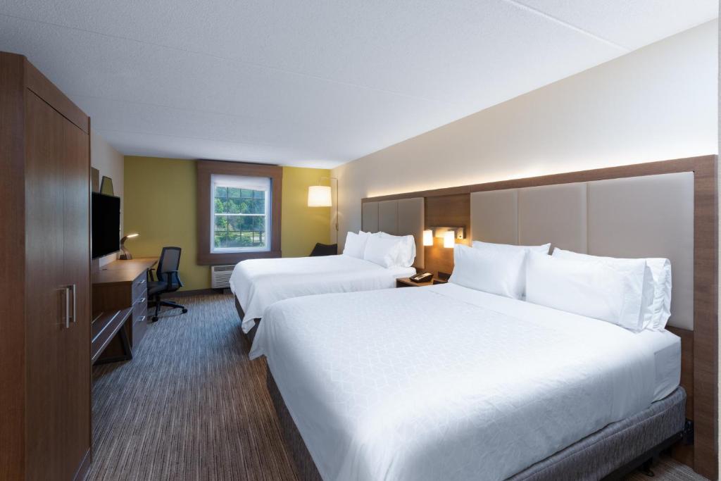 Holiday Inn Express State College at Williamsburg Square by IHG photo