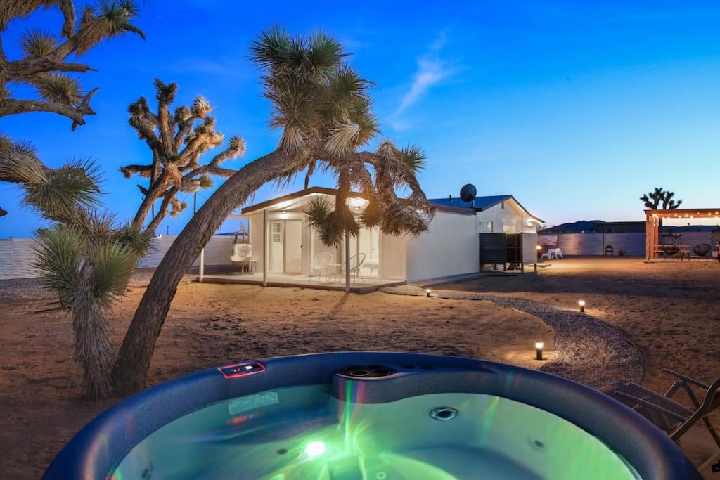 Vacation Home Astra House by Hi Desert Dwellings with Fire Pit BBQ and Dark Skies, Landers, CA