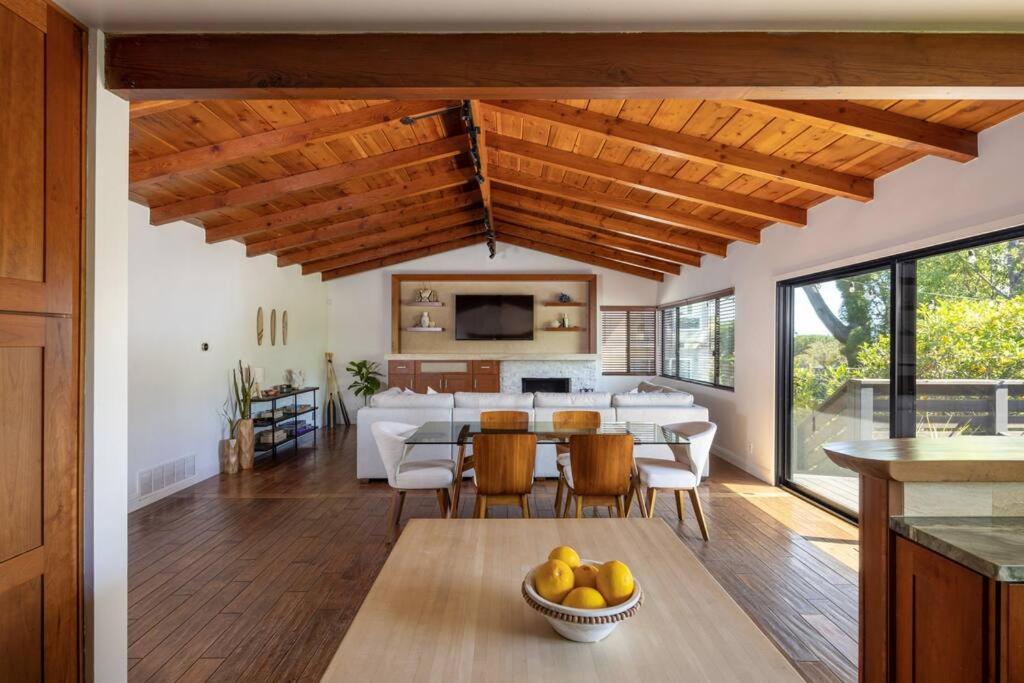 Solana Beach House! Minutes to Dog Beach & Cedros - Housity