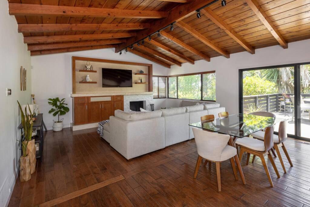Solana Beach House! Minutes to Dog Beach & Cedros - Maison De Trois Chambres