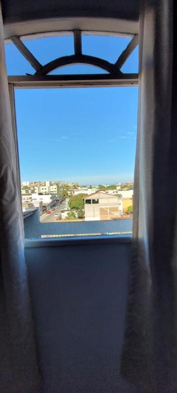 Cantinho do SOSSEGO, a 2 km da praia de Itapuã, no centro da cidade, wifi, ideal para CASAL - Suite