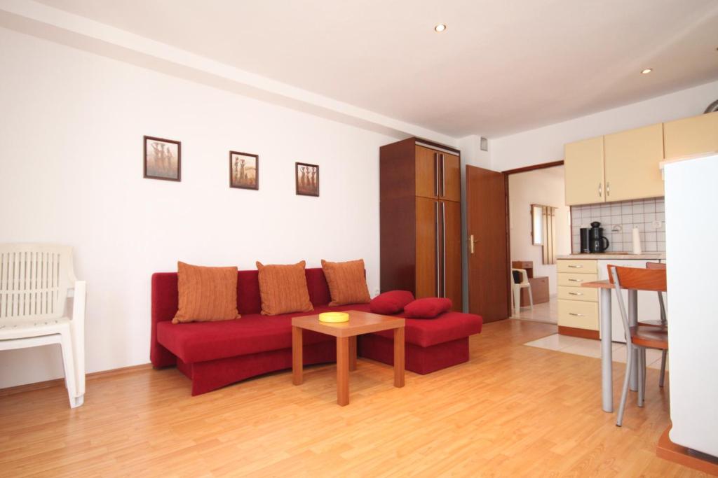Apartments by the sea Preko, Ugljan - 8384 - One-Bedroom Apartment With Terrace And Sea View