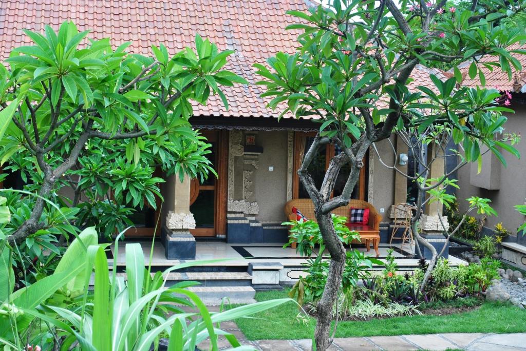 Zahrada ubytování Trijaya Guest House Pemuteran