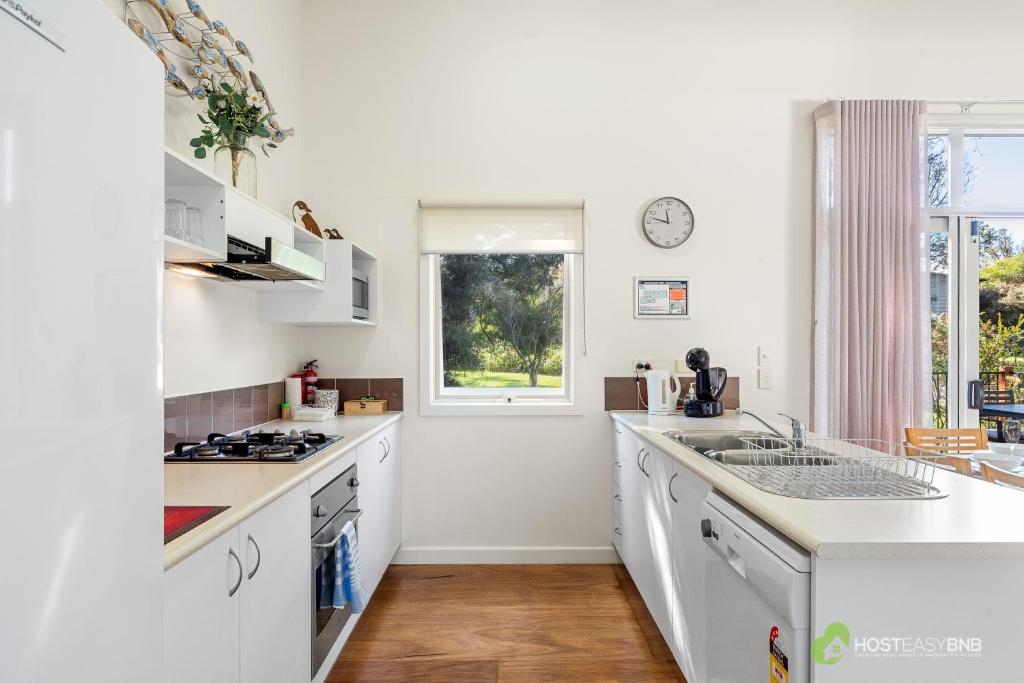 Cucina o angolo cottura di Rural 5 Star Villa's with Resort Amenities