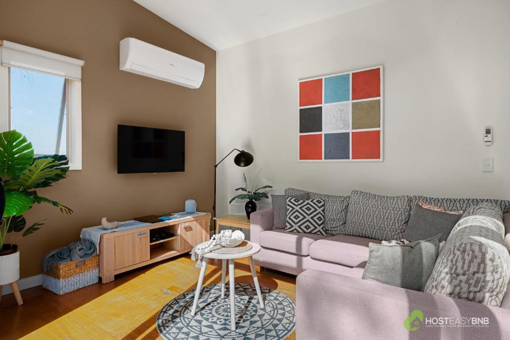 TV o dispositivi per l'intrattenimento presso Rural 5 Star Villa's with Resort Amenities