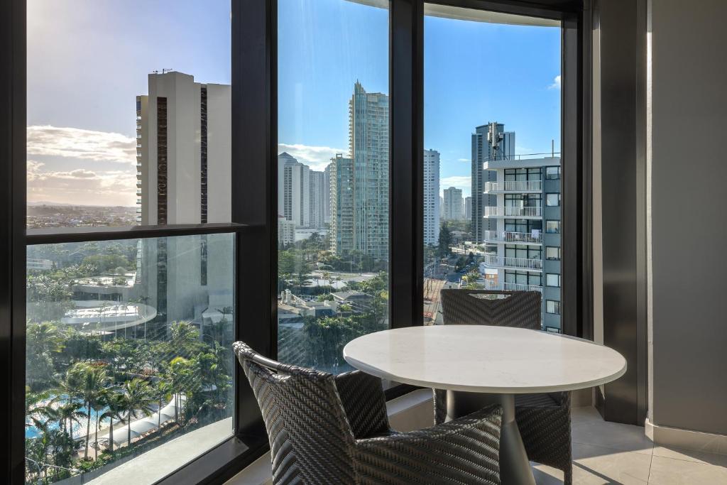 Balkón nebo terasa v ubytování Meriton Suites Surfers Paradise