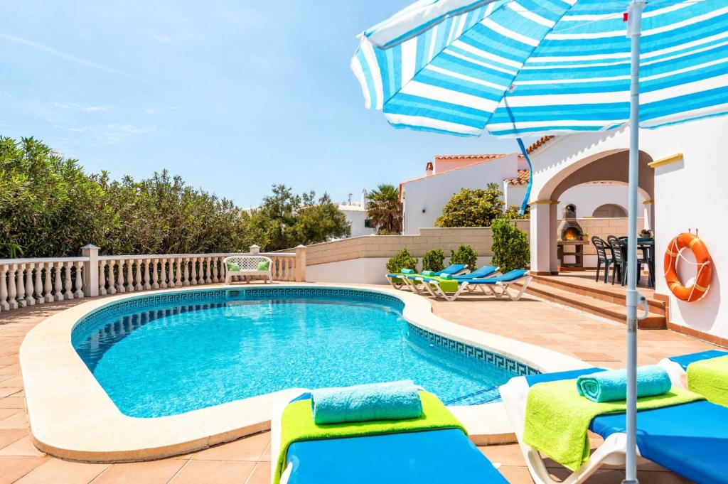 Bazén v ubytování Villa Samana by Villa Plus nebo v jeho okolí