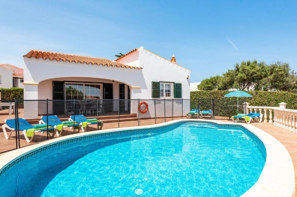 Bazén v ubytování Villa Samana by Villa Plus nebo v jeho okolí