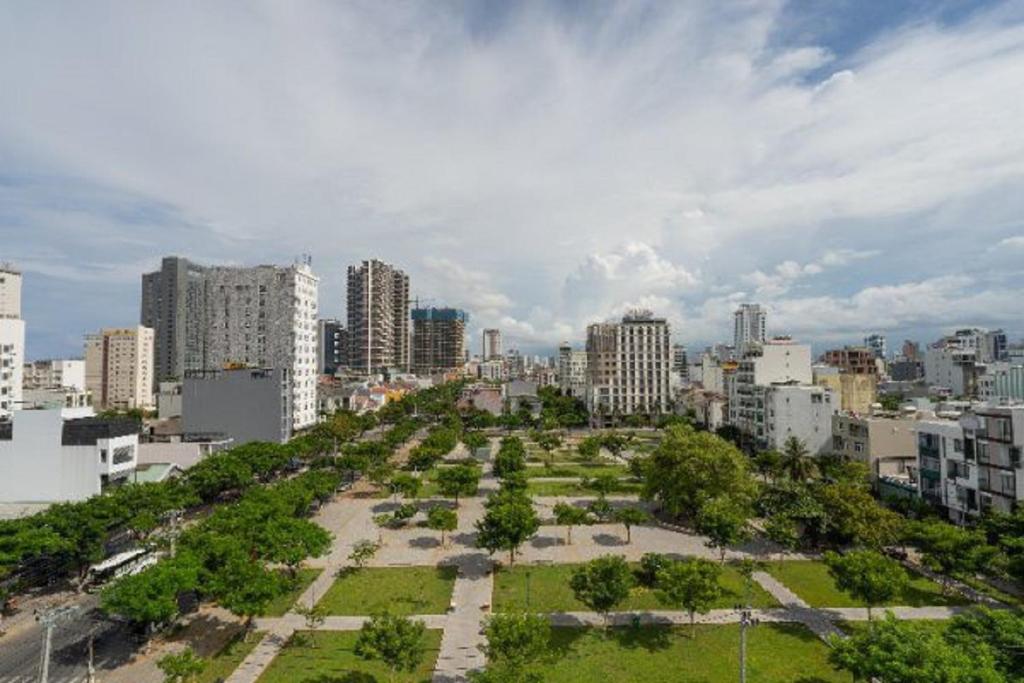 Nespecifikovaný výhled na destinaci Danang nebo výhled na město při pohledu z hotelu