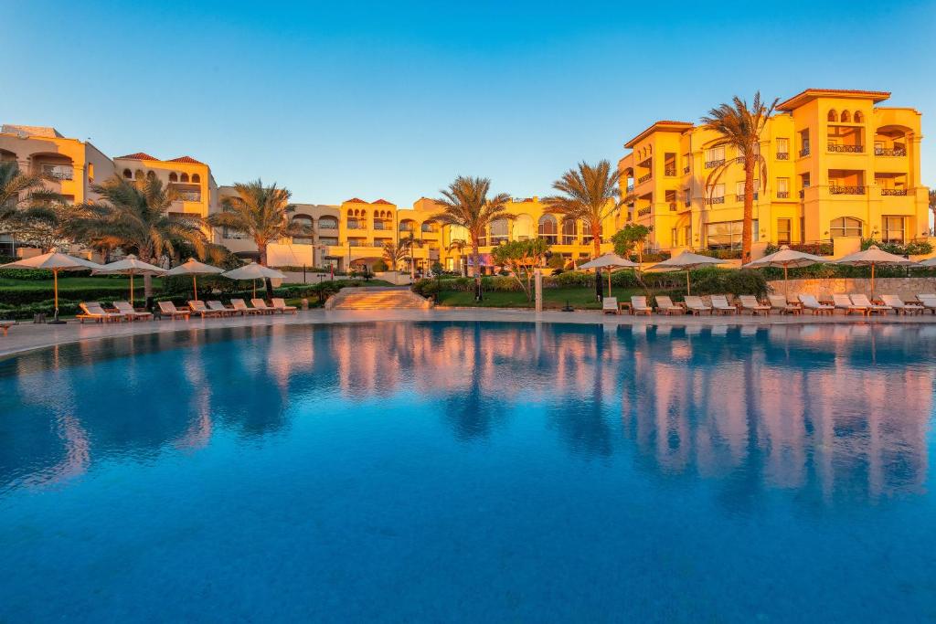 Piscine de l'établissement Cleopatra Luxury Resort Sharm El Sheikh ou située à proximité