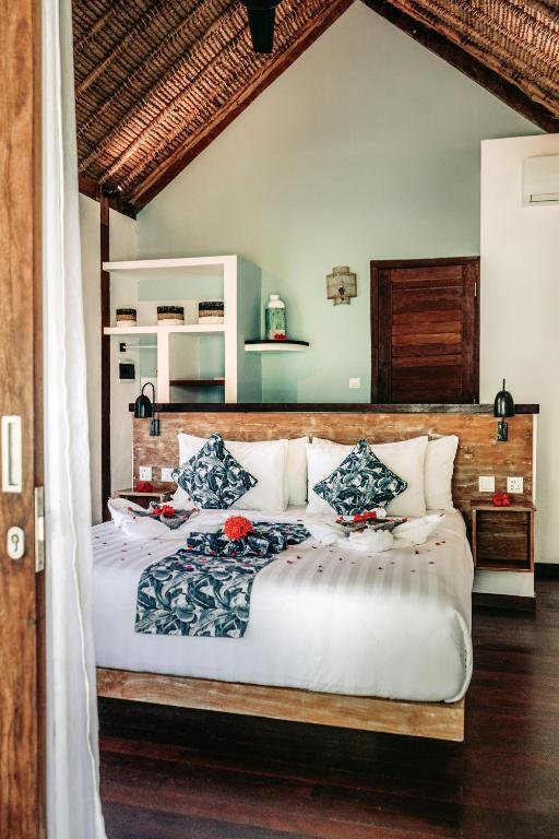 Segara Lombok Beach Resort - 8