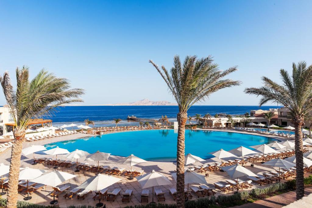 Piscine de l'établissement Cleopatra Luxury Resort Sharm El Sheikh ou située à proximité