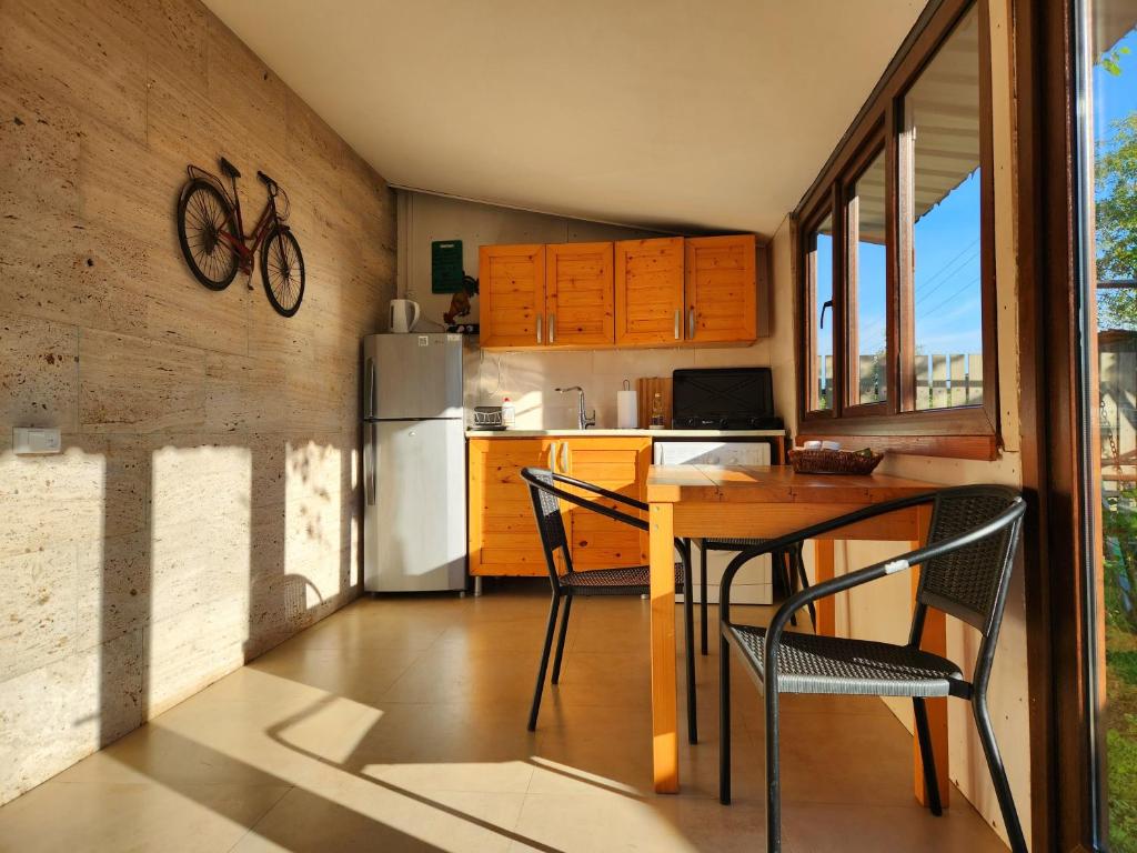 Kuchyň nebo kuchyňský kout v ubytování House & Yard Sesil M 110m to beach Kaprovani