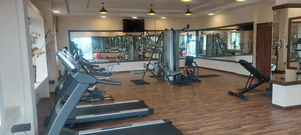 Fitness centrum a/nebo fitness zařízení v ubytování Accord Highland Hotel Ooty
