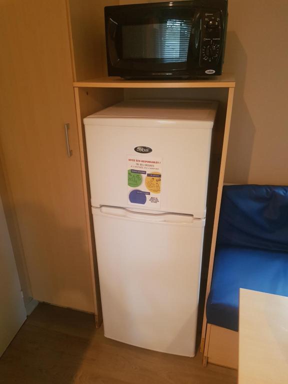 Kuchyňa alebo kuchynka v ubytovaní Coeur de Vendée mobil home