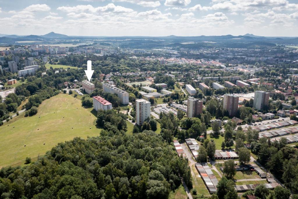 an aerial view of a city with buildings and trees at Apartman JakoDoma vlastní parkování u domu ZDARMA in Česká Lípa