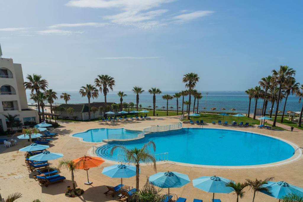 Bazén v ubytování Khayam Garden Beach Resort & Spa nebo v jeho okolí