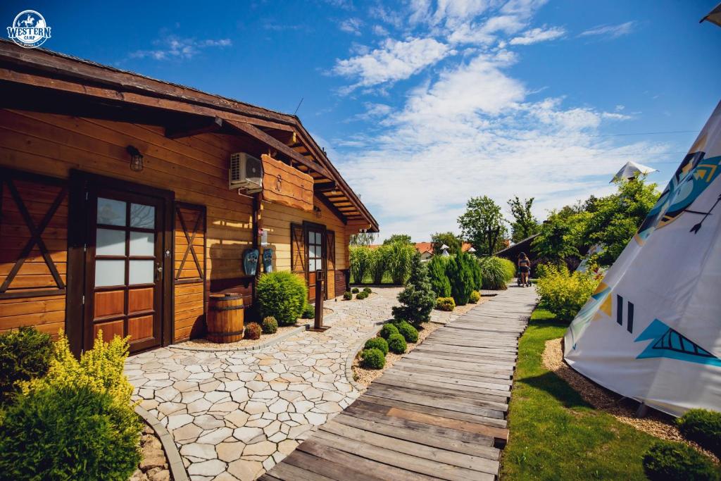 Zahrada ubytování Western Camp Resort