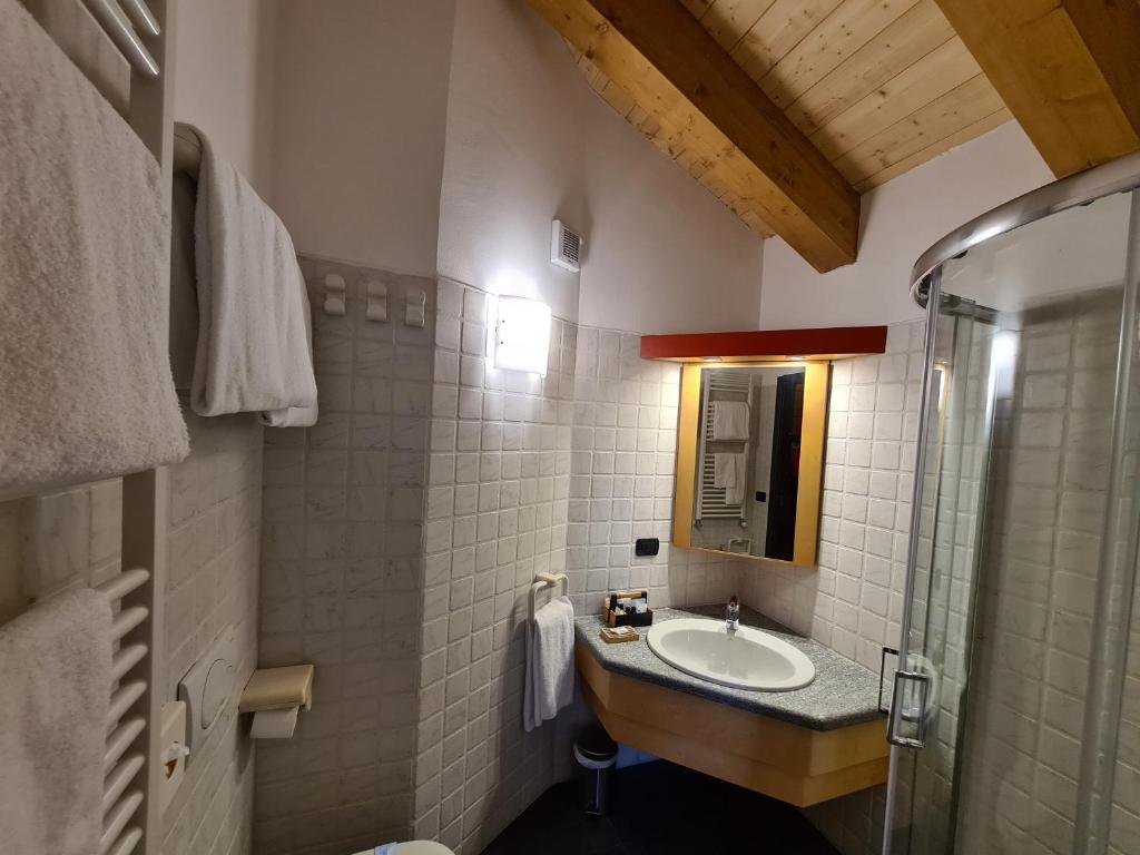 Koupelna v ubytování Hotel Aigle